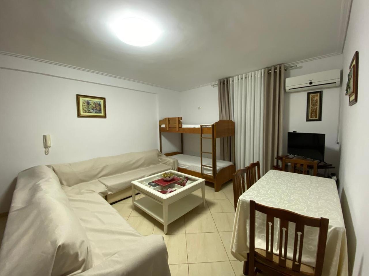 Olive Tree Apartment Sarandë Esterno foto