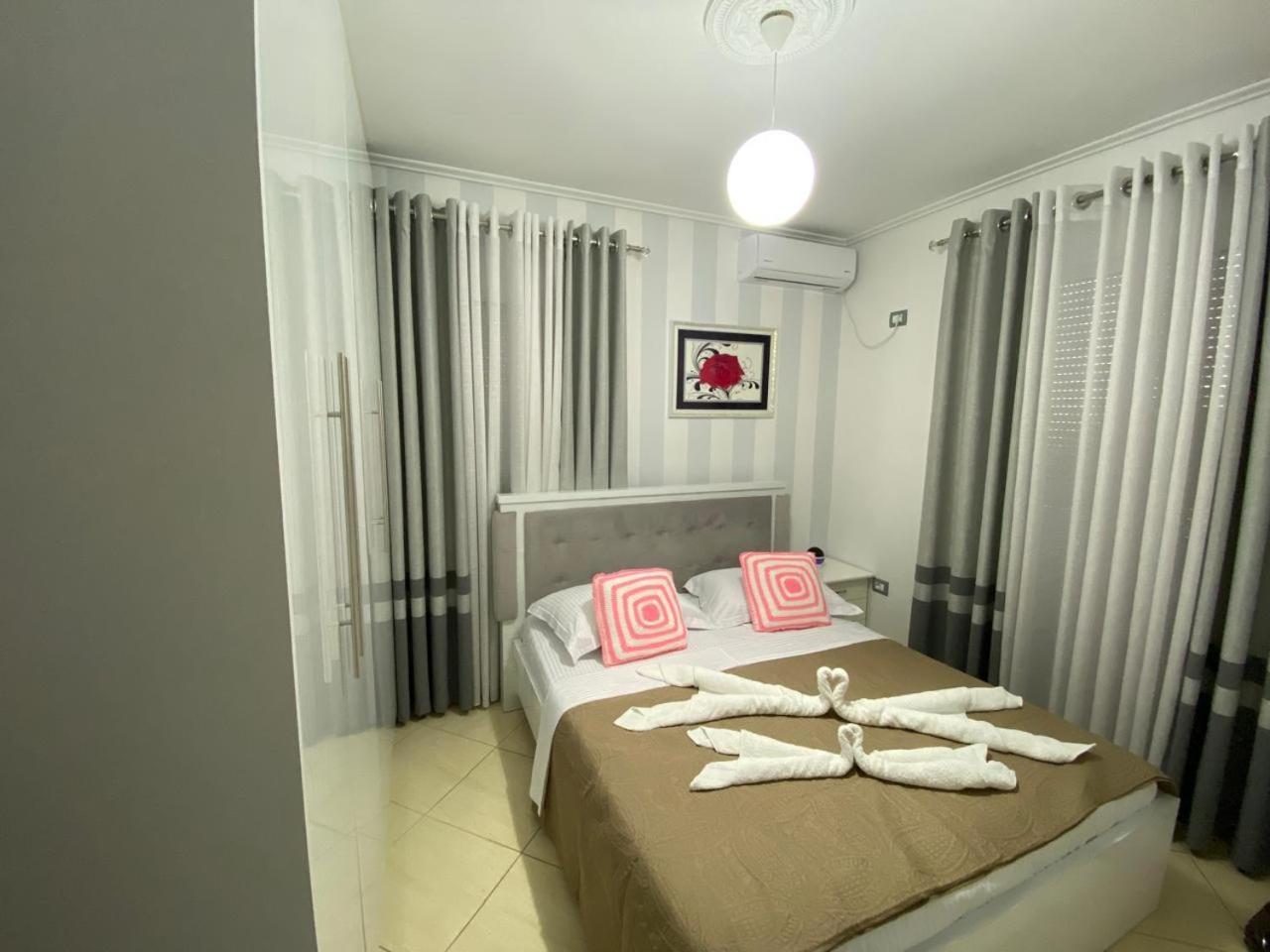 Olive Tree Apartment Sarandë Esterno foto