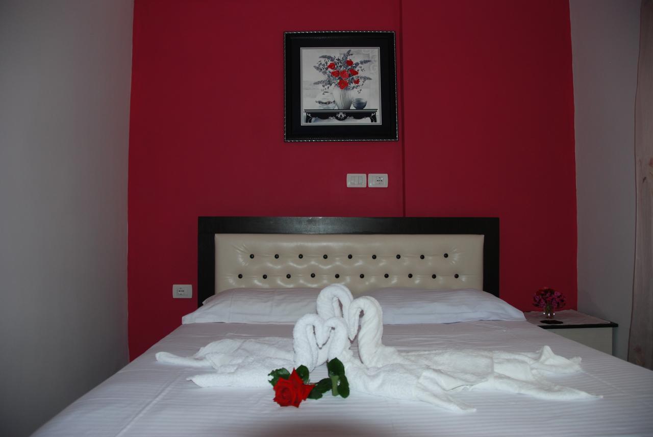 Olive Tree Apartment Sarandë Esterno foto