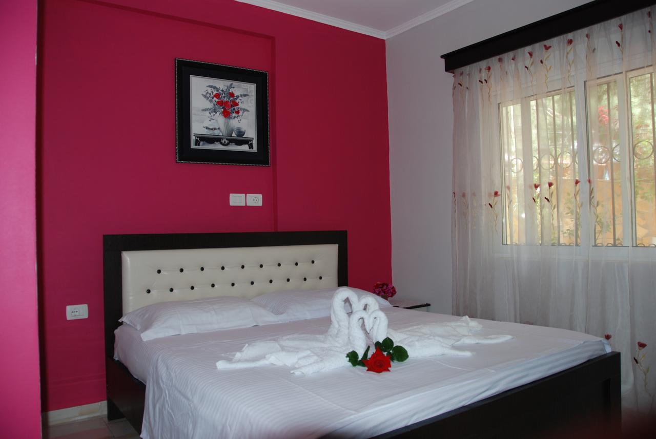 Olive Tree Apartment Sarandë Esterno foto